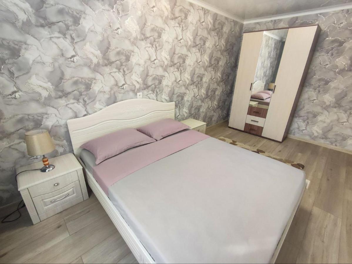 2-Х Комнатная Квартира В Центре На Ул.Бородина 107 Костанай Екстер'єр фото